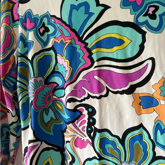 Trina Turk Mandalay Long Sleeve Rashguard - Picture 9 of 11